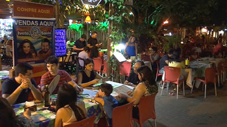 Restaurant am Abend